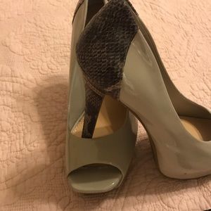 Jessica Simpson, small platform peep toe pump